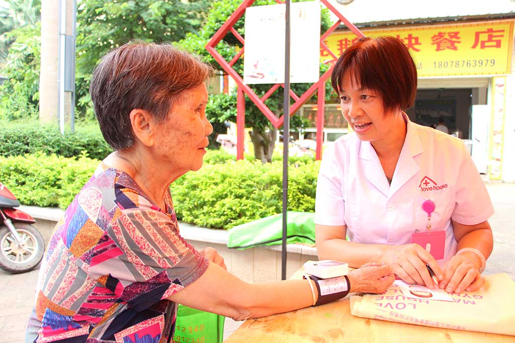 贵港红房子妇产医院_红房子义诊服务就在身边，便民又贴心